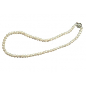 Classic White Beaded Freshwater Pearl Necklace Classic White Beaded Freshwater Pearl Necklace